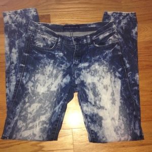 Rock and Republic Blue and White Berlin Jeans, 8M